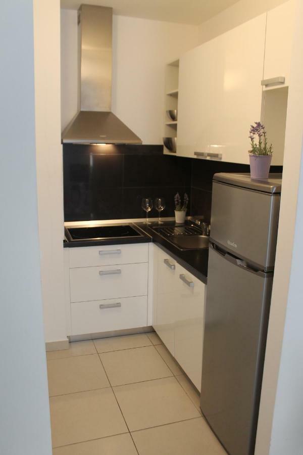 M&m Apartment Stara Novalja